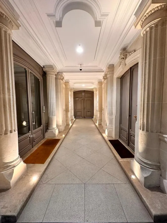Moderne - Champs Elysees Haussmann דירה *